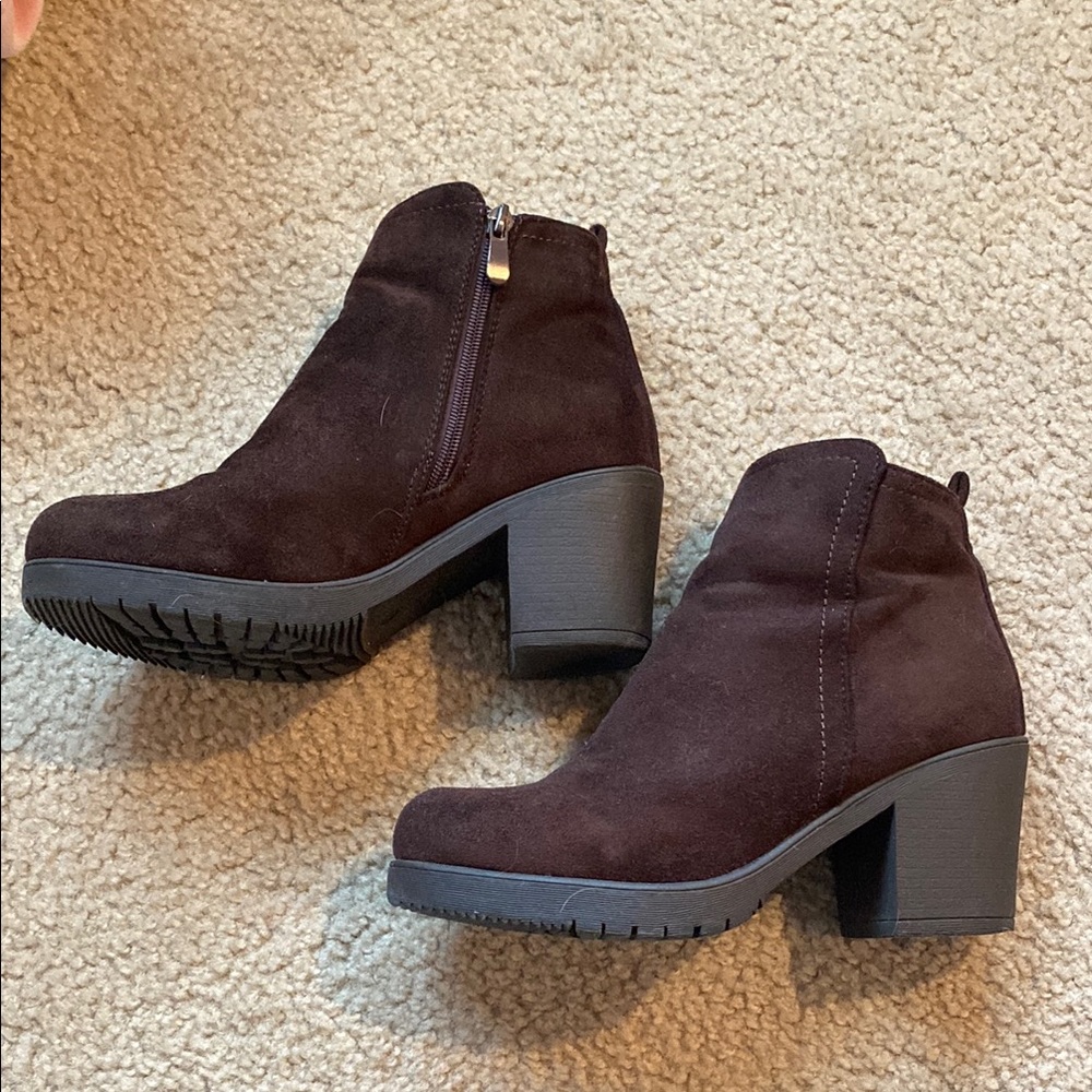 Dream Pairs Women’s 8 Brown Ankle Boots Suede Zip-Up Slip On